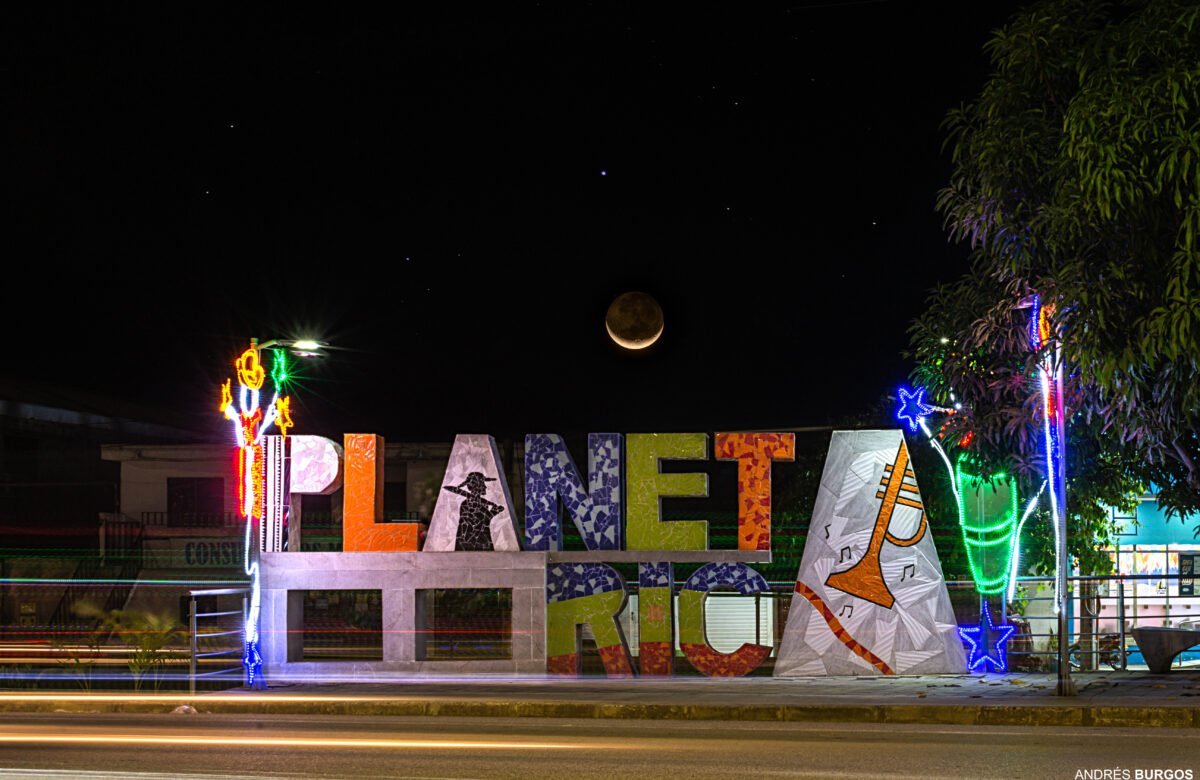 Foto De Entrada De La Entrada Sur Planeta Rica - Derechos Andrés Burgos Fotógrafo